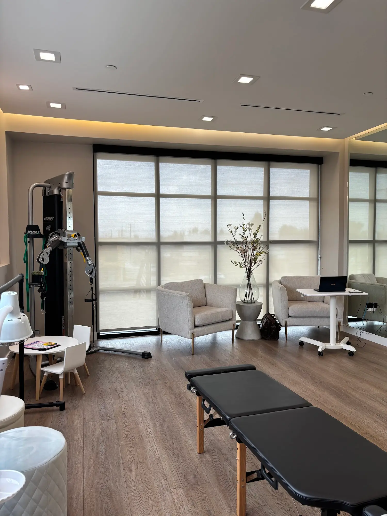 Bright rehab and treatment space in Los Alamitos